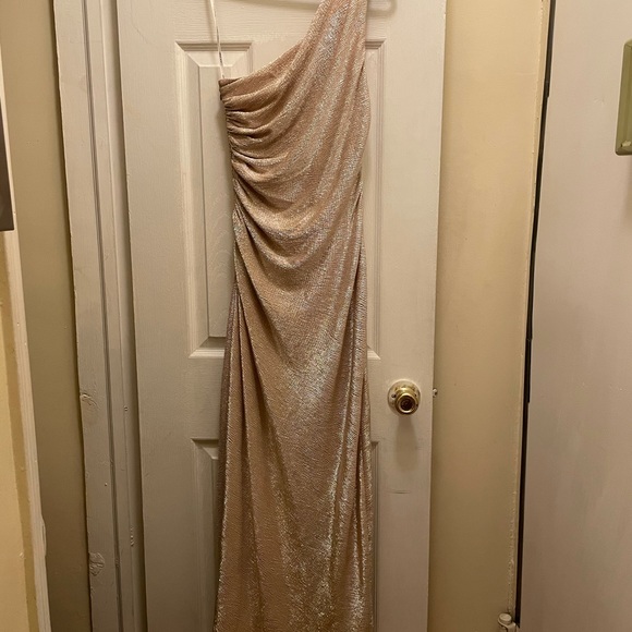One shoulder Calvin Klein dress with slit *GOLD - Picture 6 of 13